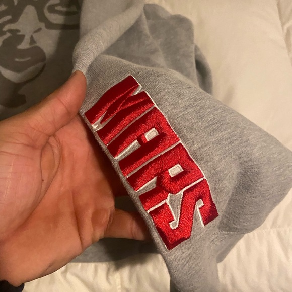 1996 defend Brooklyn 30 acres and a mule hoodie - Picture 5 of 5